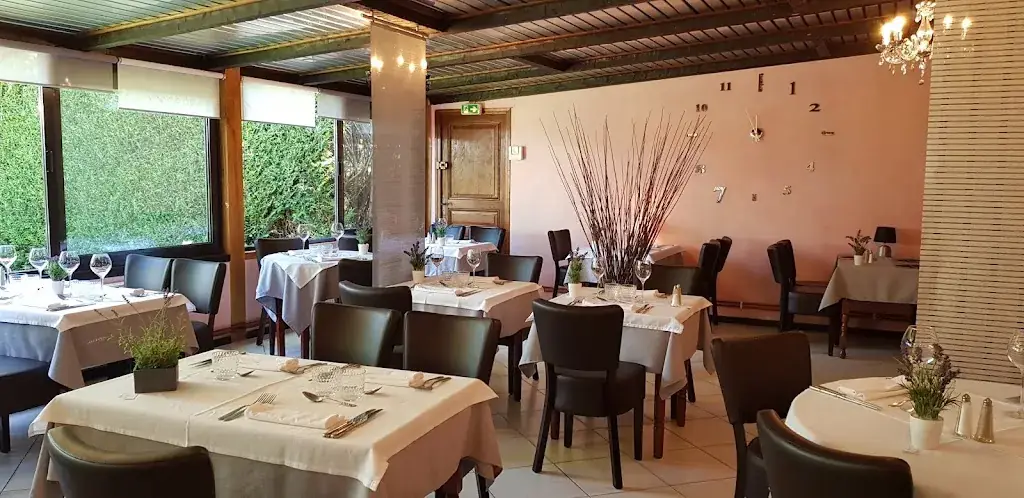 La Grande Grille_Villiers-le-Bâcle_slider_image_1