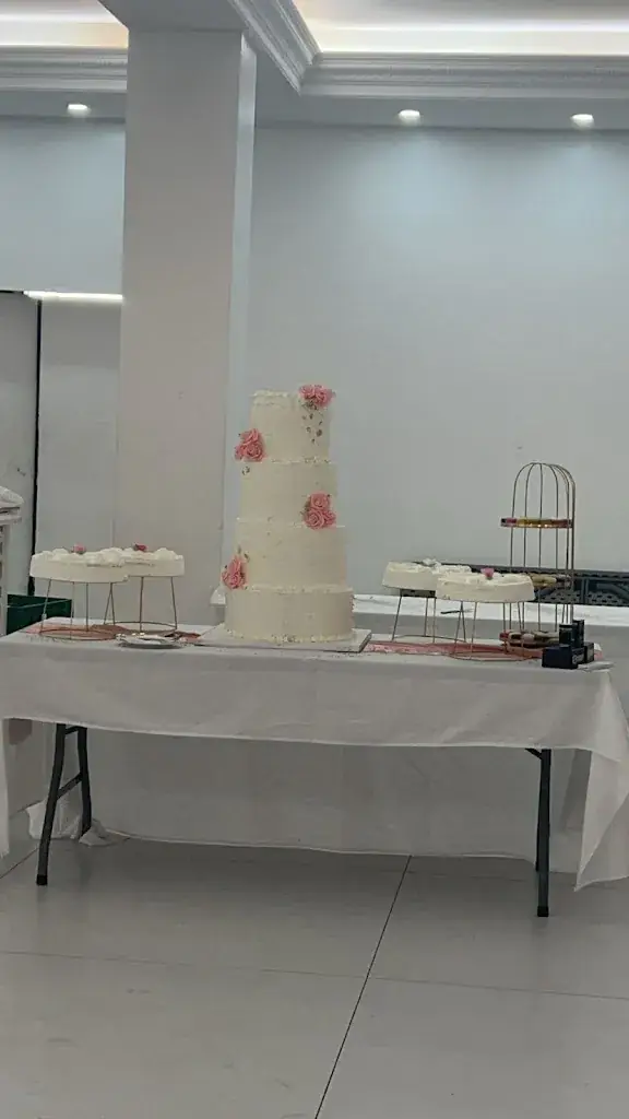 Hind Imerzouken_Le Cristal_Villiers-le-Bel_review