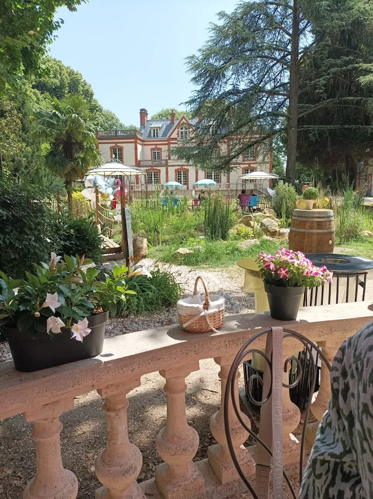 Christelle Rut_La petite guinguette_Villiers-sur-Marne_review