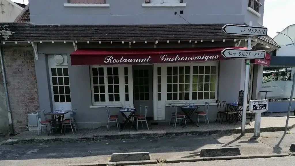 Les 2 Départements restaurant in Villeparisis