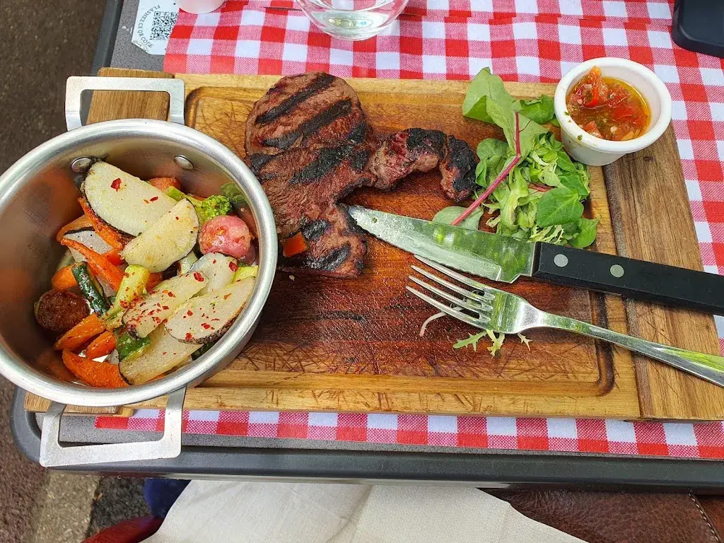 Moza Al Naemi_LA CÔTE 2 BŒUF_Viroflay_review