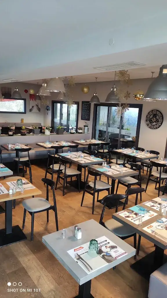 Le Block restaurant in Genay