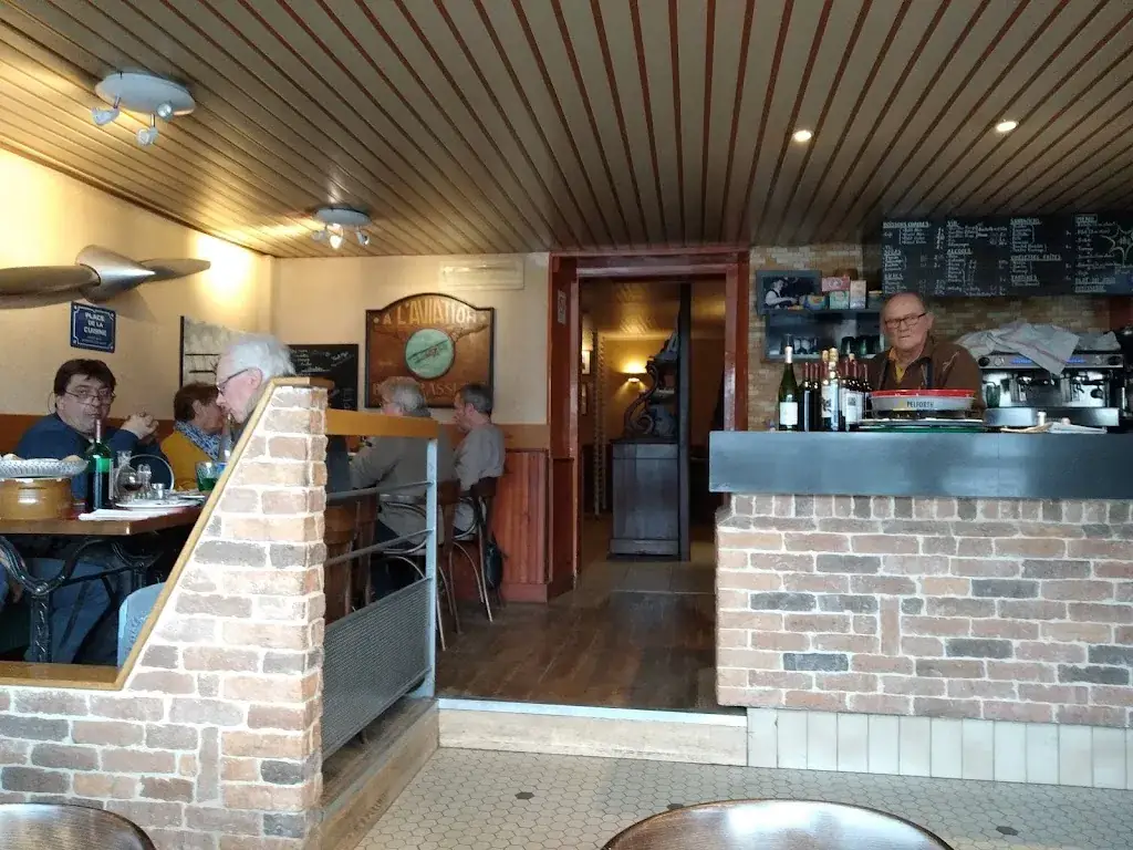 Pascale MENARD_Le Bar de l'Aviation_Voisins-le-Bretonneux_review