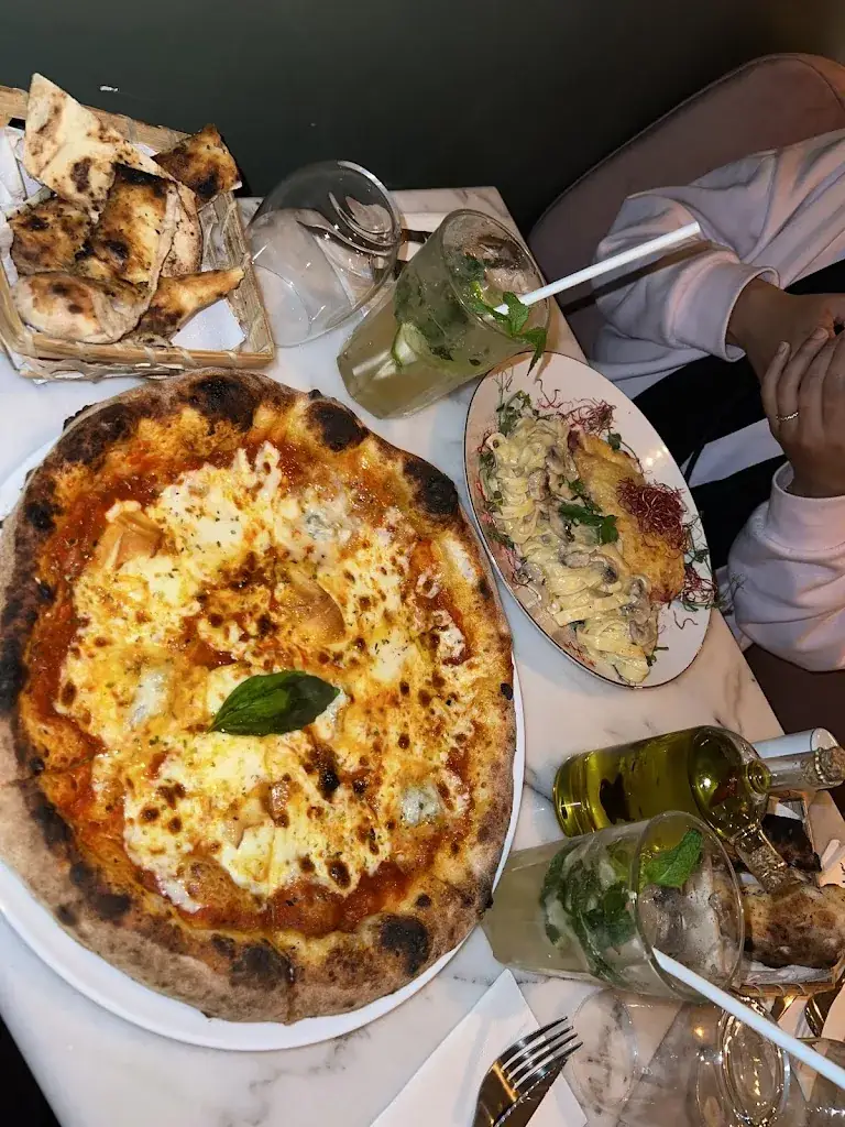 Kenza Bilal_L’Andria Ristorante_Villetaneuse_review