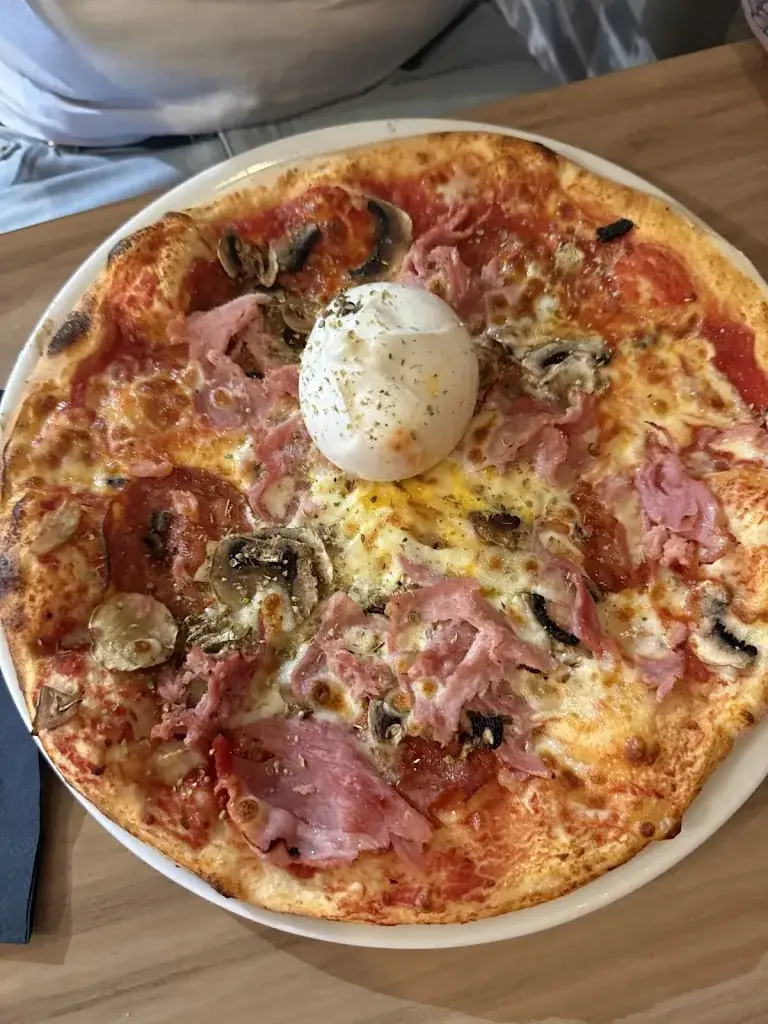 Chloé Julian Izerdia_La Sorcière_Vulaines-sur-Seine_review