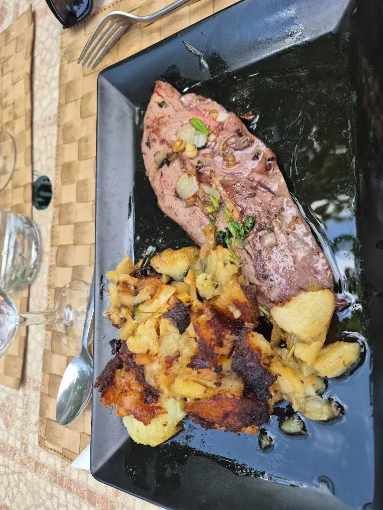 Camille Pml _La Guinguette Auvergnate_Villeneuve-Saint-Georges_review