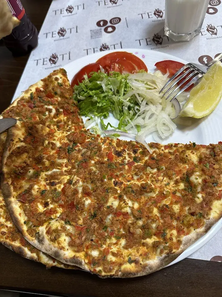 Fet_Testi_Villeneuve-Saint-Georges_review