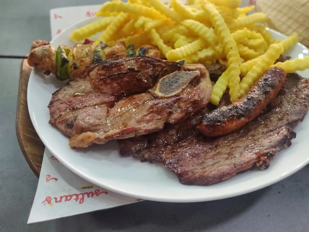 Mahmoud Hashim_Sultan's_Villeneuve-Saint-Georges_reseña