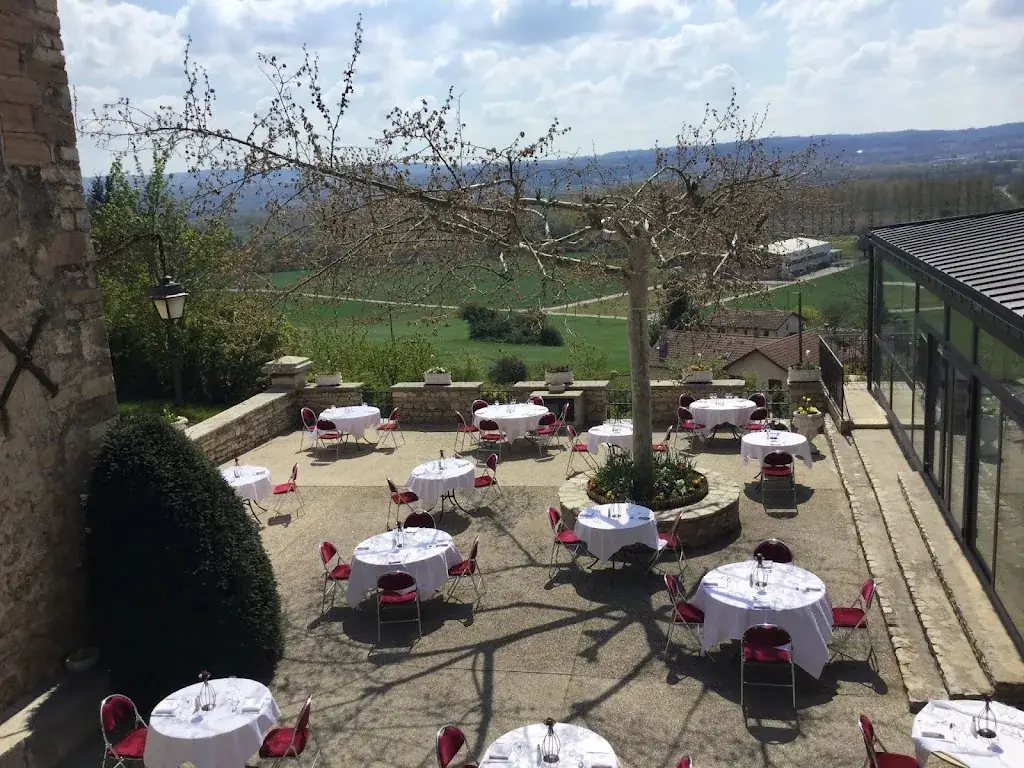 Château Saint Julien restaurant in Frontonas
