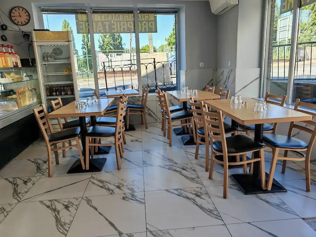 La Petite Terrasse restaurant à Villeneuve-Saint-Georges