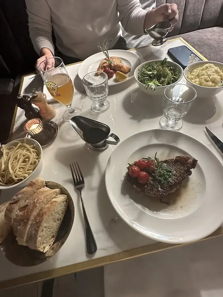 Emily Sorokes_Relais de la Croix Blanche_Ferney-Voltaire_review