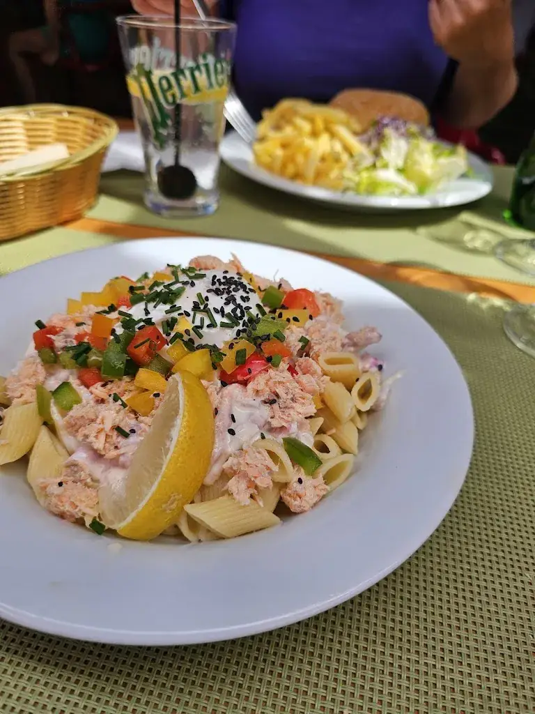 June NGUYEN_Le Café du Coin_Wissous_review