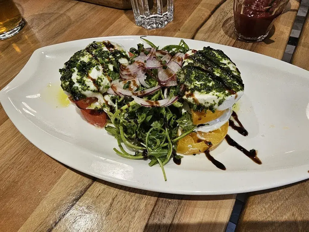 Sara Lin_Les Galopins_Antony_review