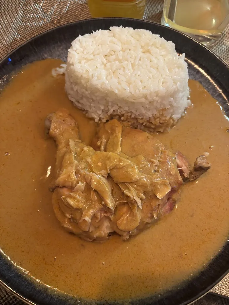 Laurine Faiderbe_VILLA APHRO_Amfreville-la-Mi-Voie_review