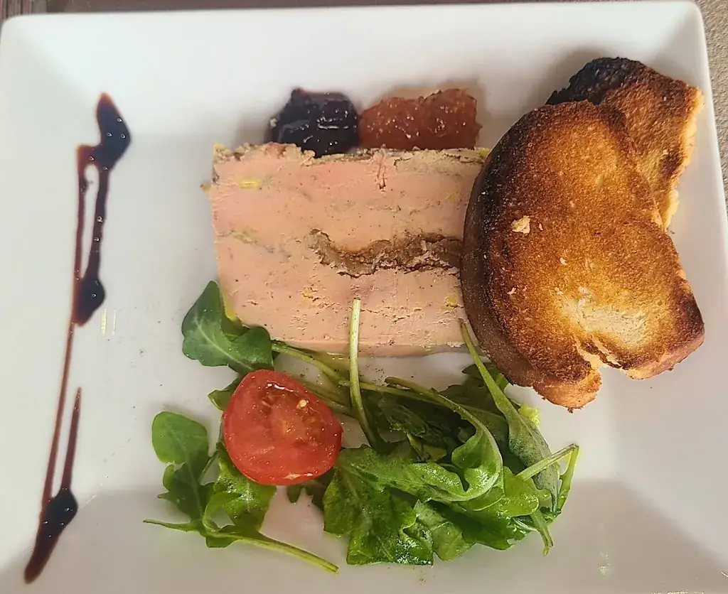 Sylvie AVT_Restaurant La Biche Aux Bois_Yerres_review