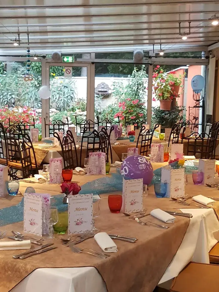 Restaurant La Biche Aux Bois ristorante a Yerres