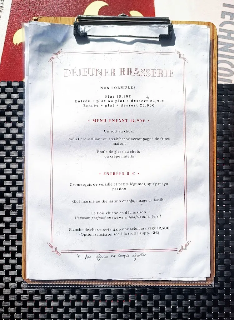 Menü_L'Avant-Scène_Yerres_Bild_1