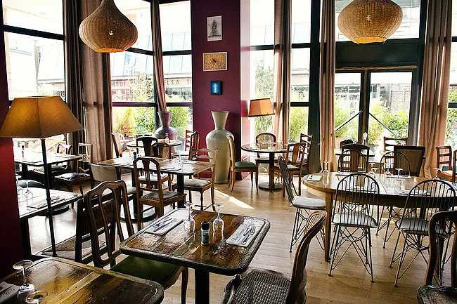 Show Devant(Bistrot). Restaurant in Villejuif