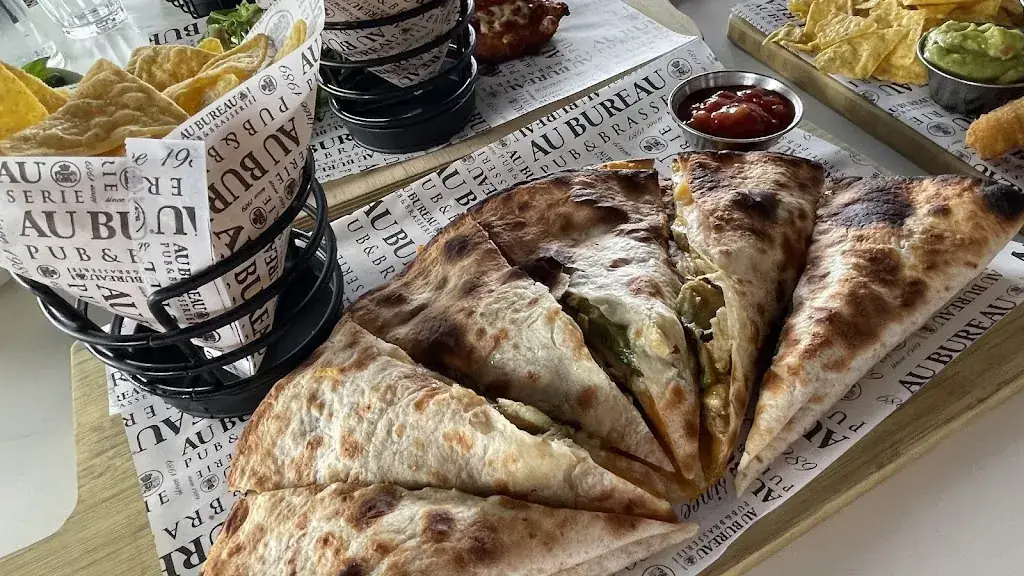 Au Bureau Villejuif restaurant in Villejuif