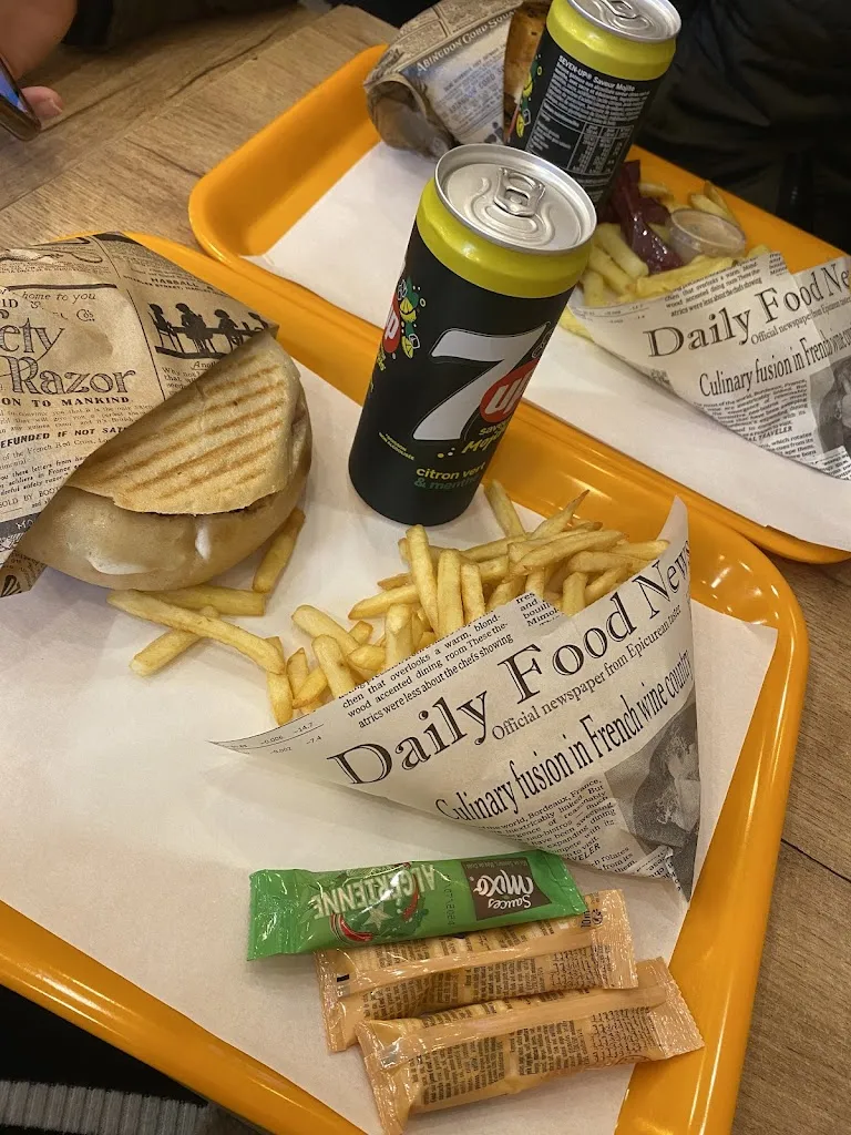 Menu_Le Majestic🍔👑_Villejuif_image_7