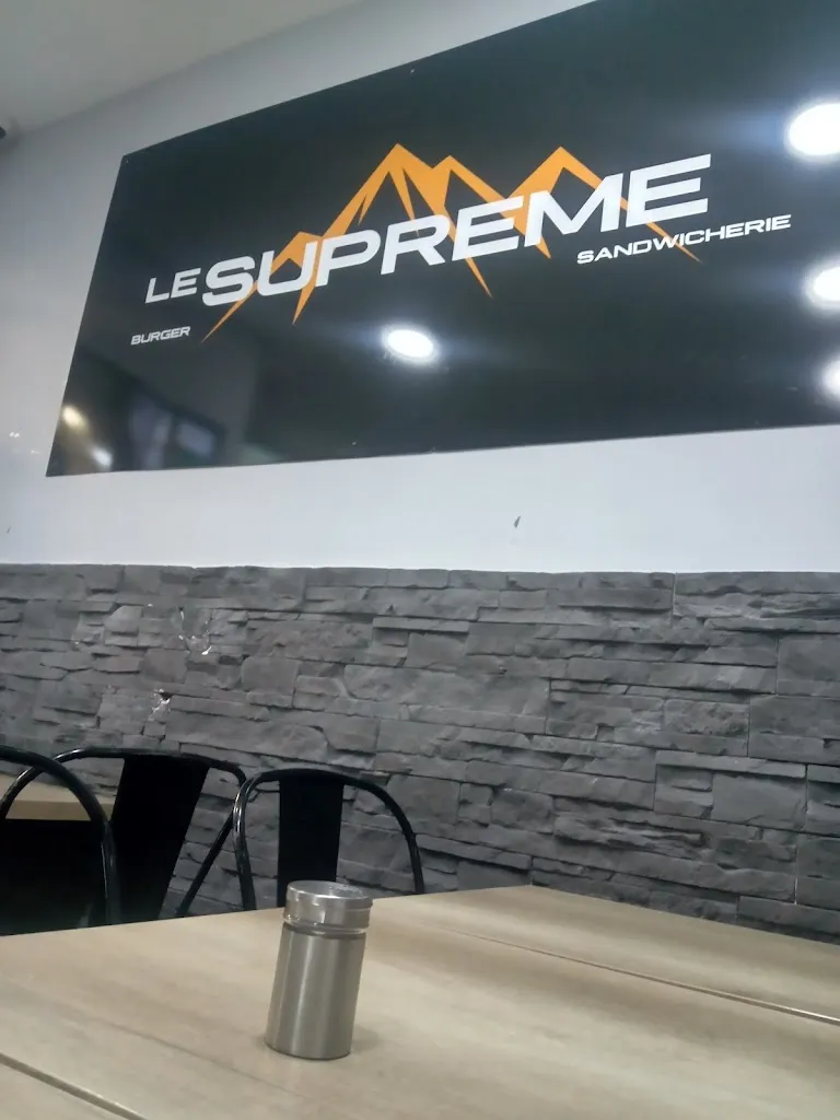 Vaibhav J_Le Supreme_Villejuif_review