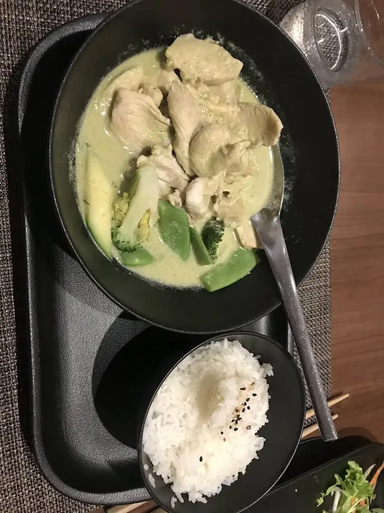 Madhurima Roy_Le Bee Maï_Ferney-Voltaire_review