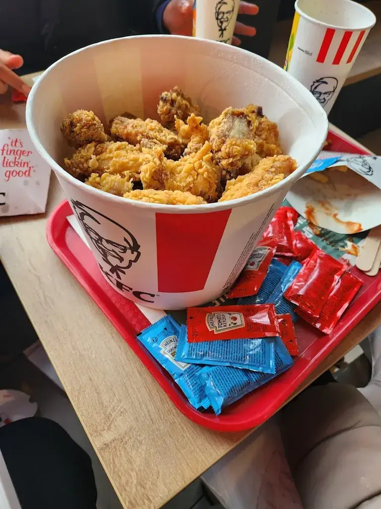 KFC_Villejuif_slider_image_2