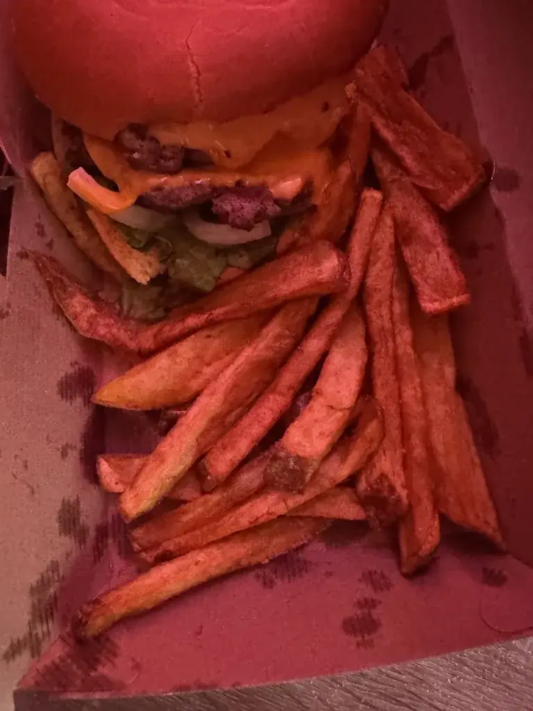 Matteo Schmitt_Hood’s_Amfreville-la-Mi-Voie_review