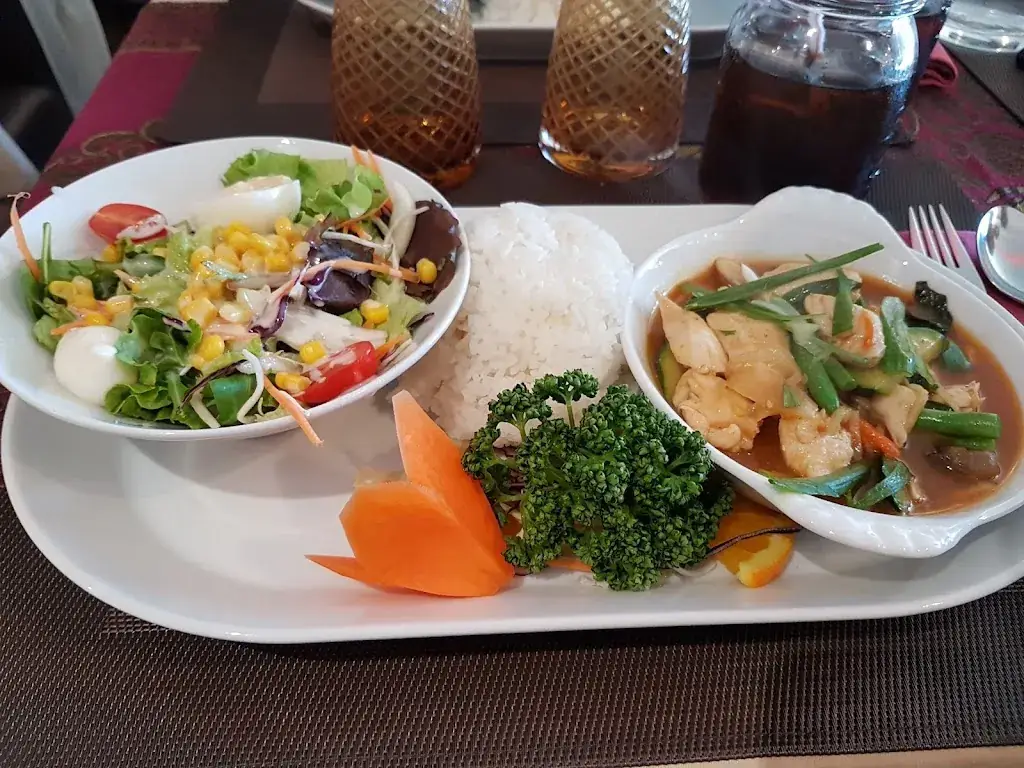 Chez Mamy_Ferney-Voltaire_slider_image_3