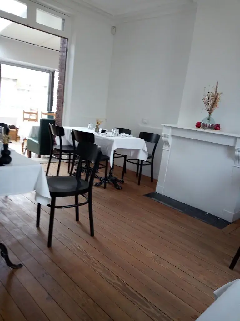 Le Café du Moulin_Andé_slider_image_3