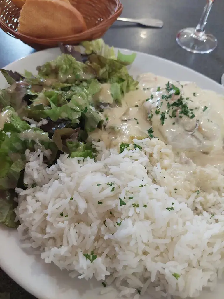 Scott Howard_La Marina_Gaillon_review