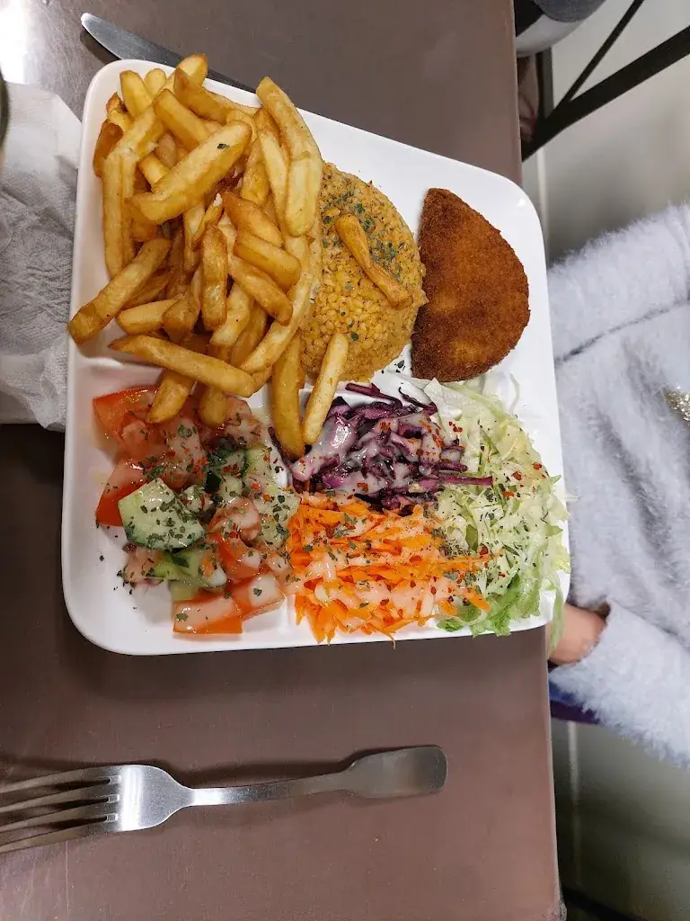 Sophie Bidelney_PERA GRILL_d'Hazey_review