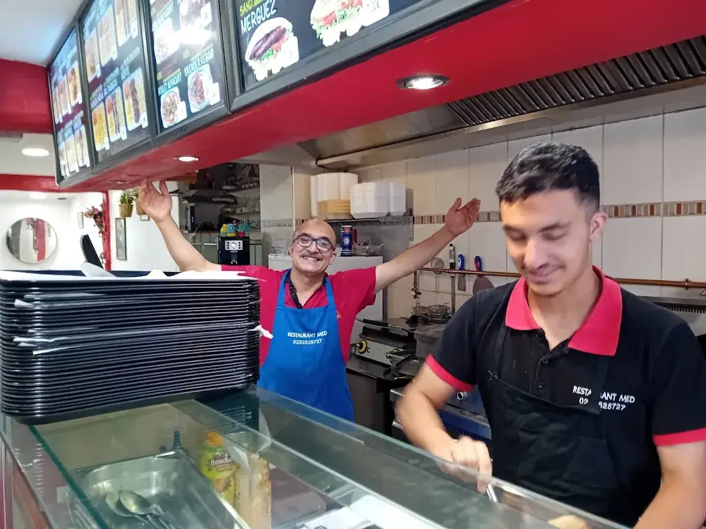 Geraldine Lerouvillois_Restaurant Med_Gaillon_review