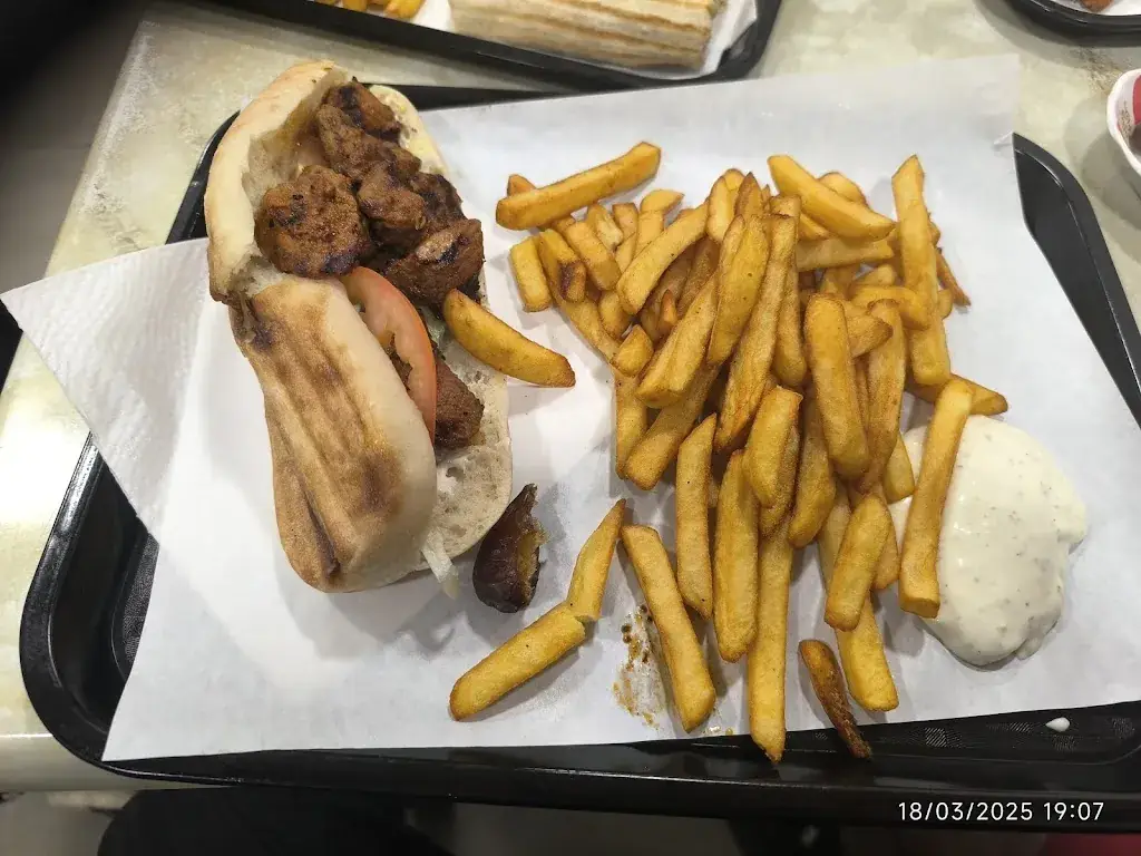 Restaurant Med_Gaillon_slider_image_3