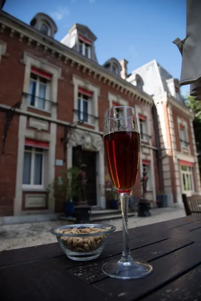 Thor Bostad_Logis Hôtel Château Corneille_d'Hazey_review