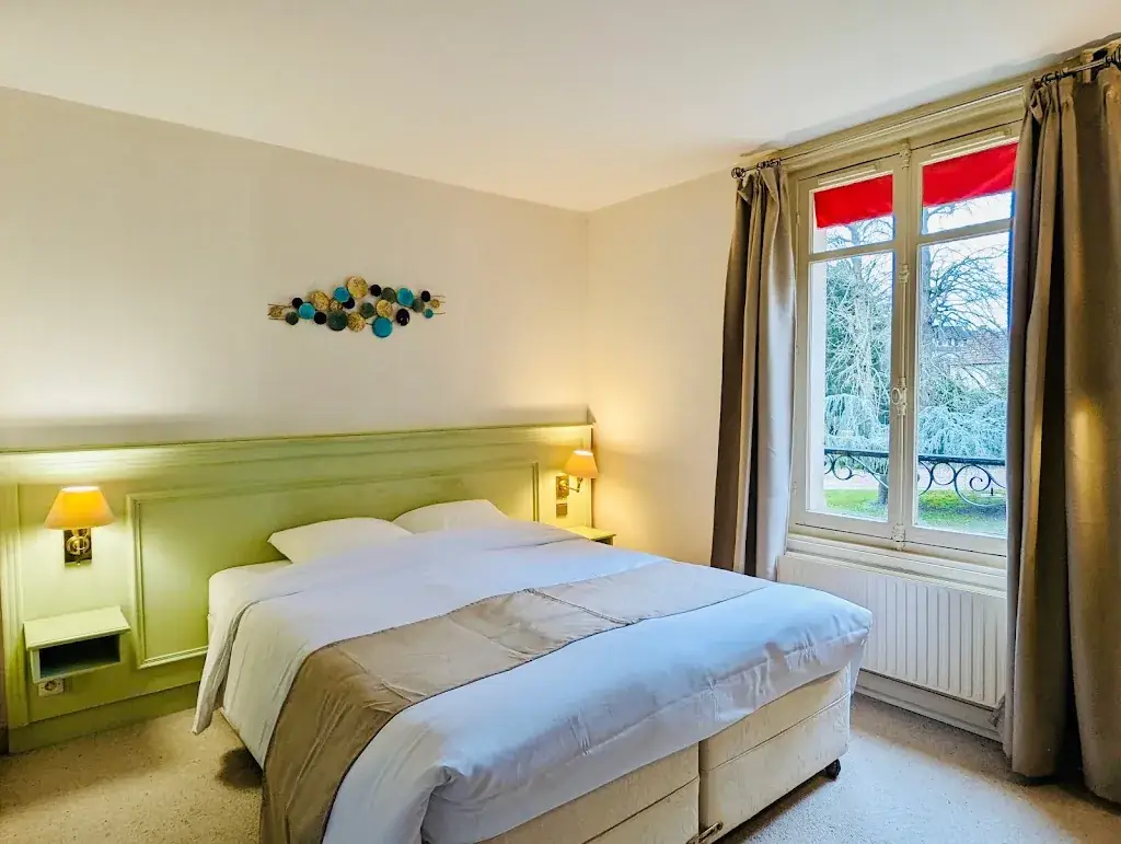 Logis Hôtel Château Corneille_d'Hazey_slider_image_3