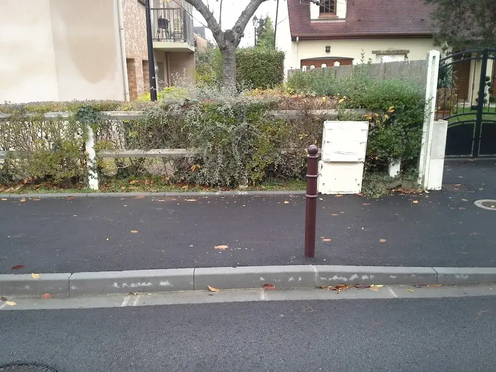 Chez Lotfi restaurant in d'Hazey