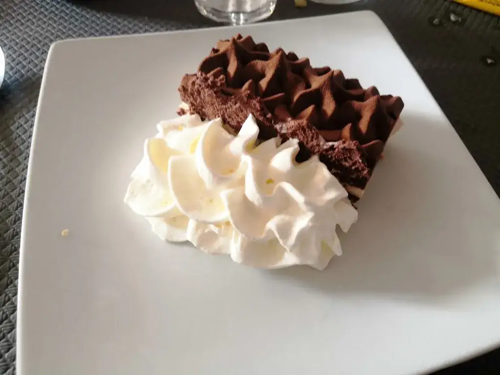 Maxime Thibault_Le Nathaly's_Courcelles-sur-Seine_review