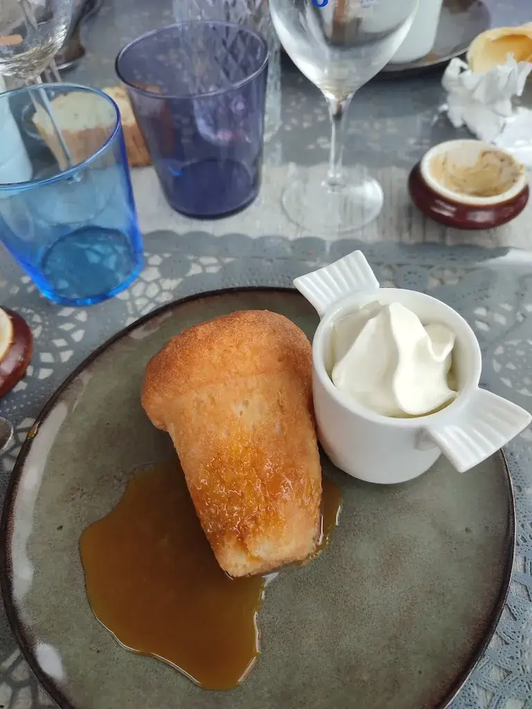 Mika Mikaa_COMME MAMAN_Corneville-sur-Risle_review