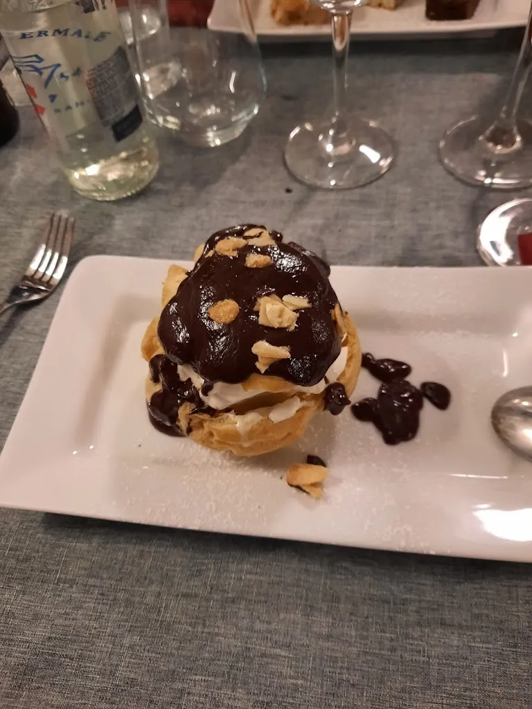 Lucie Mage_L'Aubélie restaurant_Salon_review