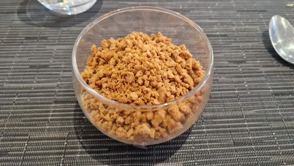 Philippe Veltsos_Le Patriarche_Ferney-Voltaire_review