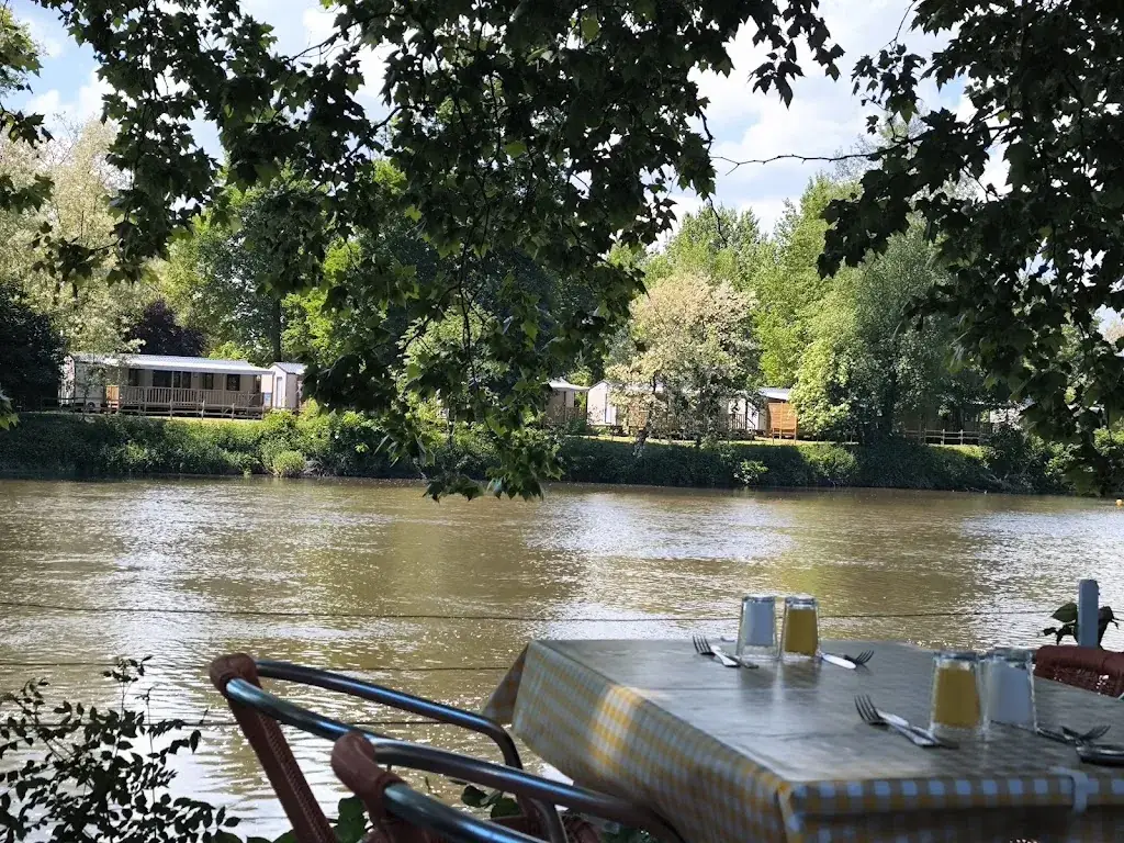 Les Berges de l'Aviron_Vichy_slider_image_3