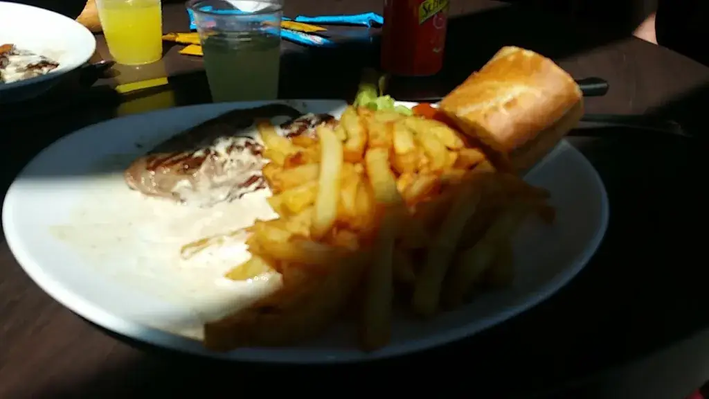 Le QG la Restauration Par E.leclerc restaurant à Yvetot