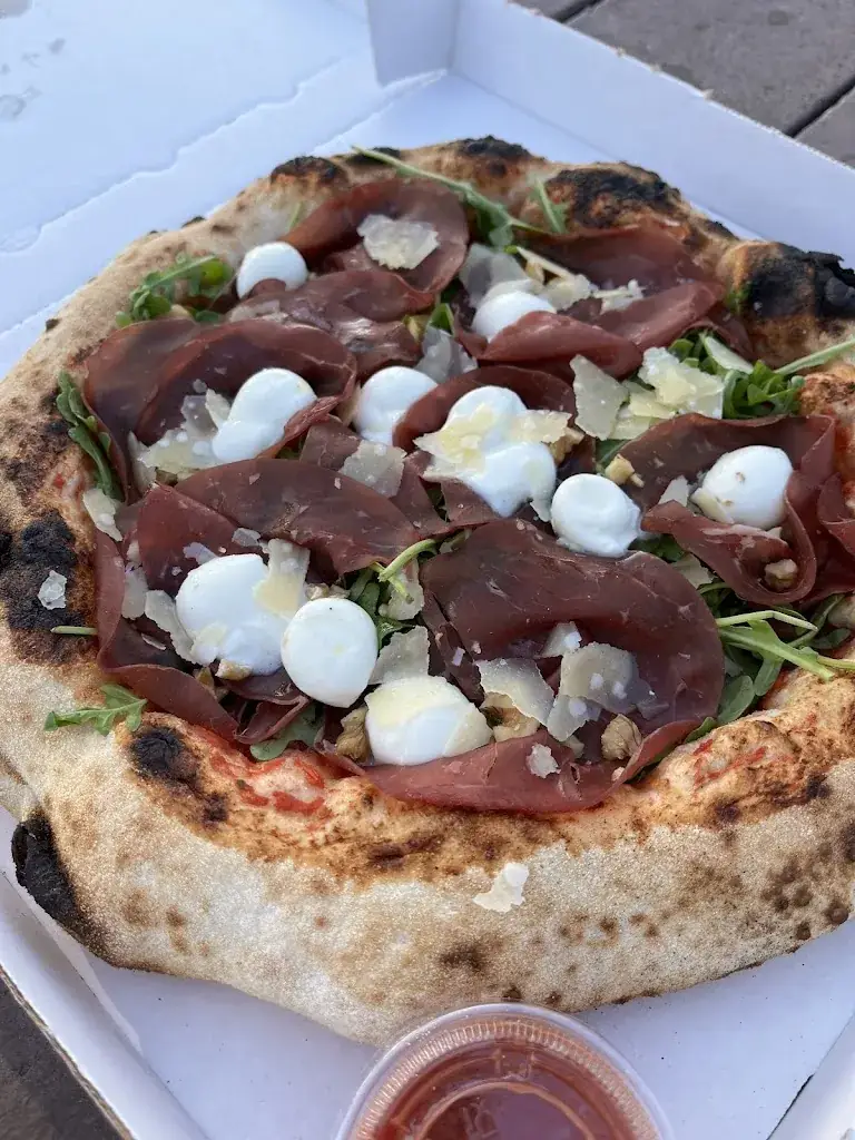 Clara Neel_Bella Mia - Pizza Napoletana_Yvetot_review