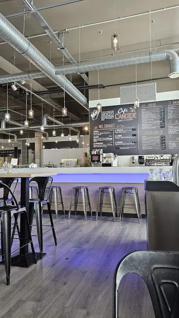 Mikołaj Kocot_CAFÉ Candide_Ferney-Voltaire_review