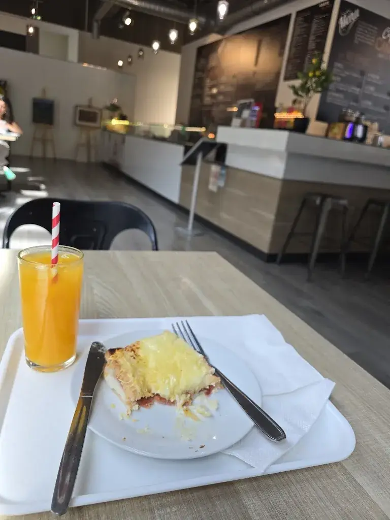 Ashir Haleem_CAFÉ Candide_Ferney-Voltaire_review