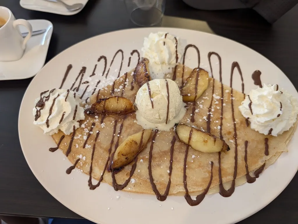 Kathryn Thomas_Crêperie du Manoir_Yvetot_review