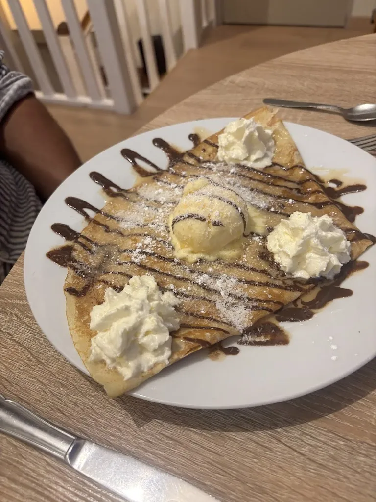 Noa Coisy Canu_Crêperie du Manoir_Yvetot_review