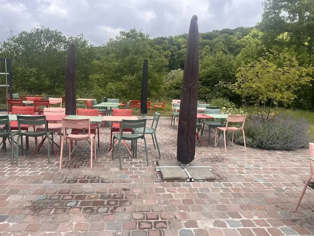 Skáli_Rives-en-Seine_slider_image_1