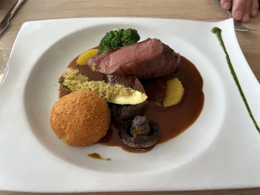 Menu_Hostel La Source_Saint-Cyr-du-Bailleul_image_7